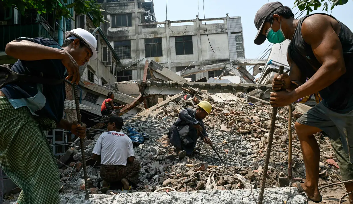 Hingga Selasa (1/4/2025), dikabarkan jumlah korban tewas telah mencapai 2.719 orang. (Sai Aung MAIN/AFP)