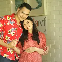Asmirandah dan Jonas Rivanno (Bambang E Ros/Fimela.com)