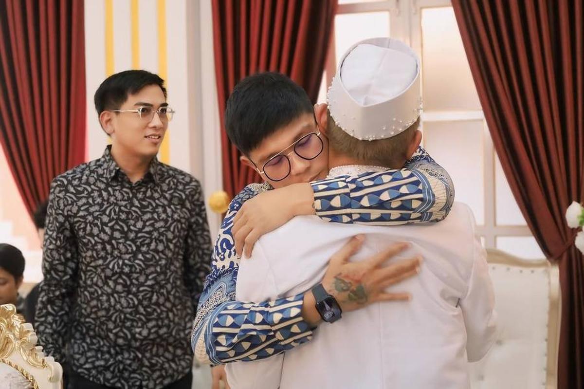 "Yang membangunkan hatimu dari kelalaian jiwa itu ketika kita kembali sadar bahwa bukan makhluk yang kita tuju tapi kepada Allah kita tuju," ungkap Dodhy, mengutip pernyataan Syaikh Shalih Al Munajjid.