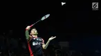 Pebulu tangkis tunggal putra Indonesia, Jonatan Christie saat melawan Hans Kristian Solberg Vittinghus (Denmark) di babak 16 besar Indonesia Open 2019 di Istora Senayan, Jakarta, Kamis (18/7/2019). Jonatan unggul 22-20, 21-13. (Liputan6.com/Helmi Fithriansyah)
