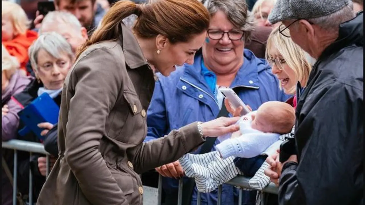 Cukur Bulu Domba, Kate Middleton Kenakan Jaket Baru Seharga Rp 5 Juta