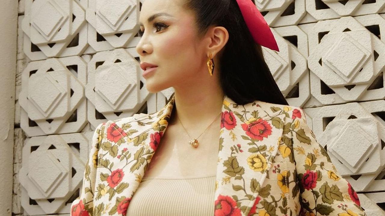 Definisi Sultan! Momo Punya Banyak ART, Lapangan Golf Pribadi Hingga Buatkan Lapangan Bola Berstandar FIFA untuk Anak