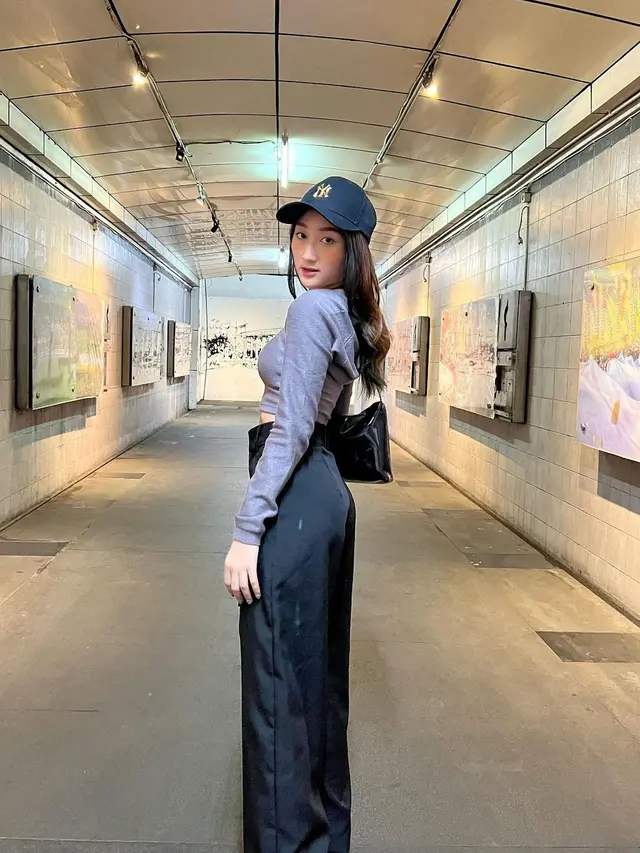 Makin Menawan, Ini 7 Potret Terbaru Sandrina IMB yang Kini Genap 21 Tahun