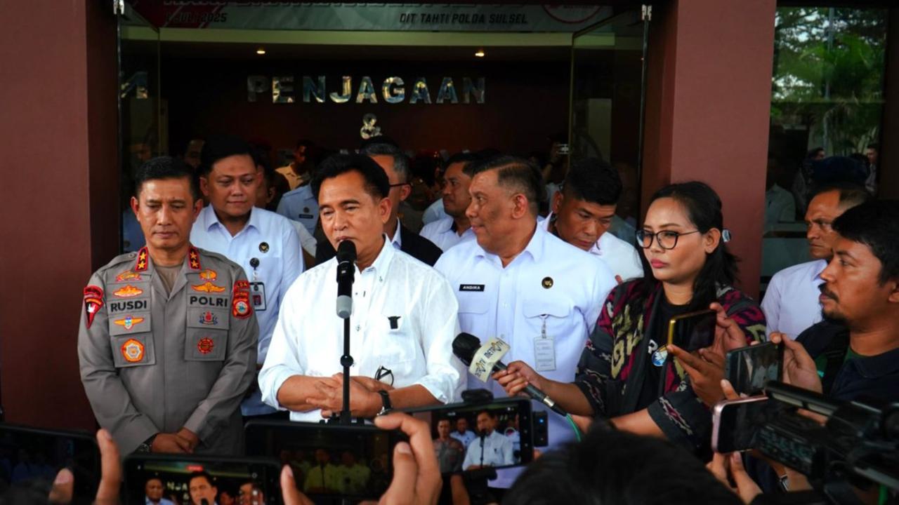 Menko Yusril Sarankan TNI Buka Dialog dengan CEO Malaka Project Ferry Irwandi