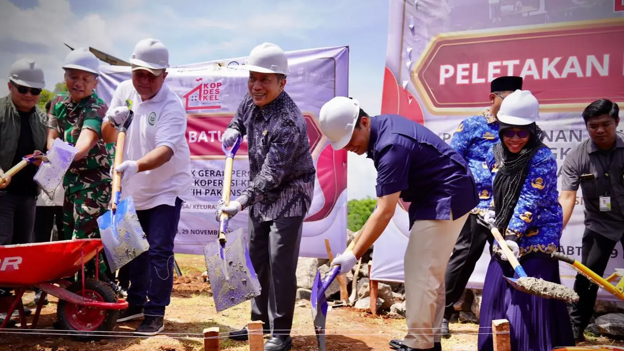 Menteri Koperasi (Menkop) Ferry Juliantono