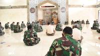 Suasana doa bersama untuk memperingati 40 hari gugurnya kru KRI Nanggala 402. (Istimewa)