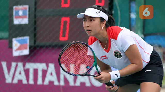 Foto: Aksi Aldila Pimpin Tim Tenis Beregu Putri Indonesia Rebut Emas SEA Games 2023, Comback Manis setelah Tertinggal di Partai Pertama