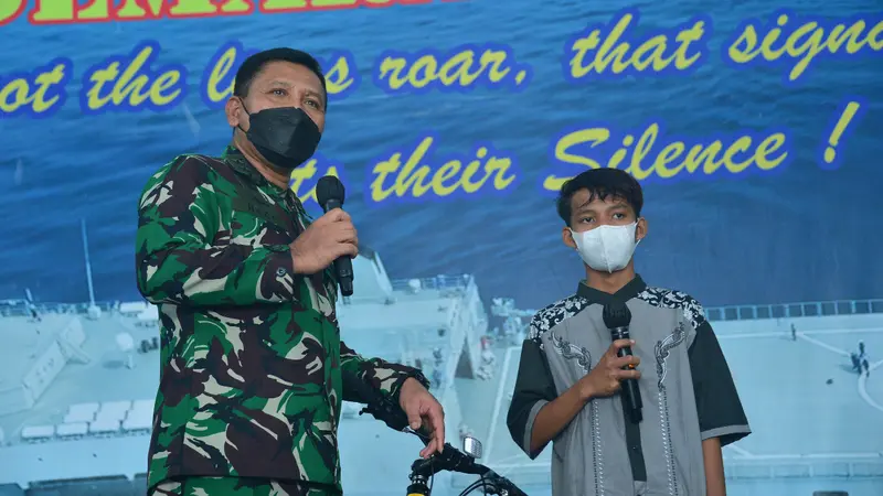 Ridho Ilhami (14), remaja yang diselamatkan TNI AL saat mengapung 3 jam di tengah laut