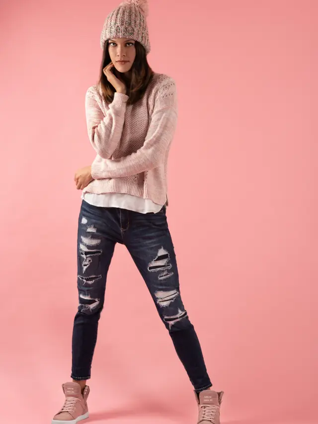 Perpaduan Baju Pink dan Strip