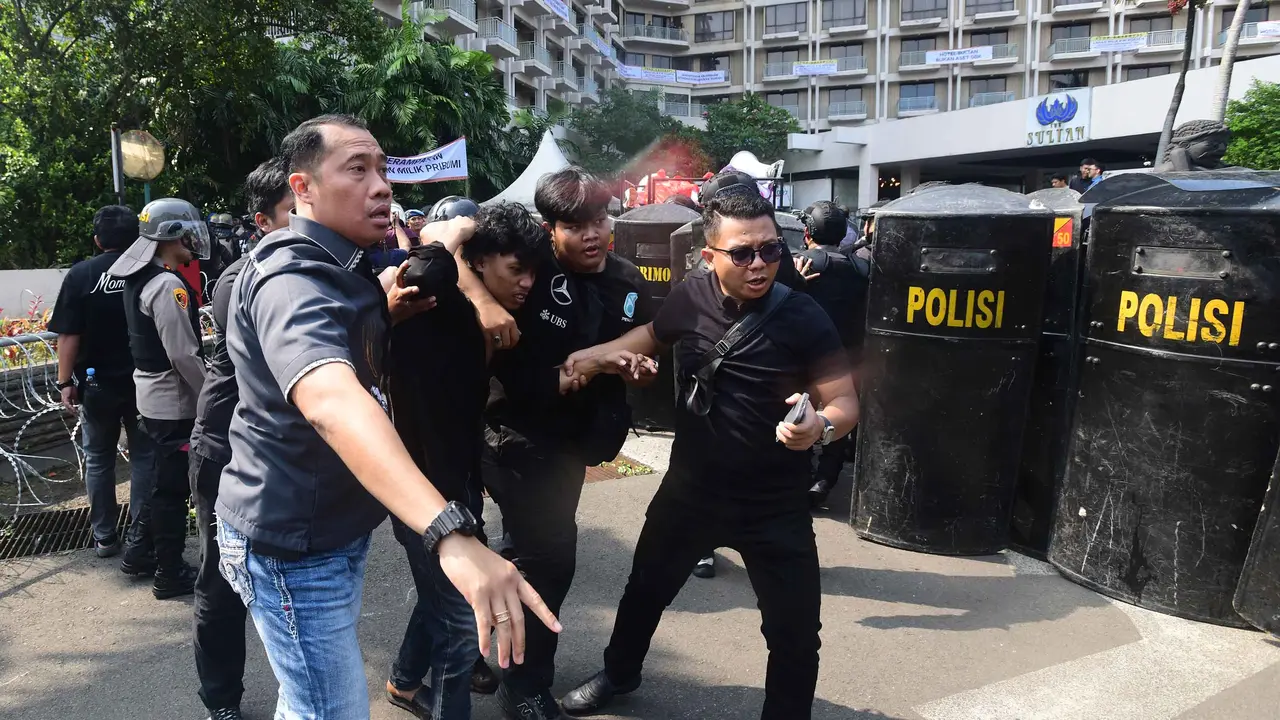Ricuh Warnai Eksekusi Lahan Hotel Sultan