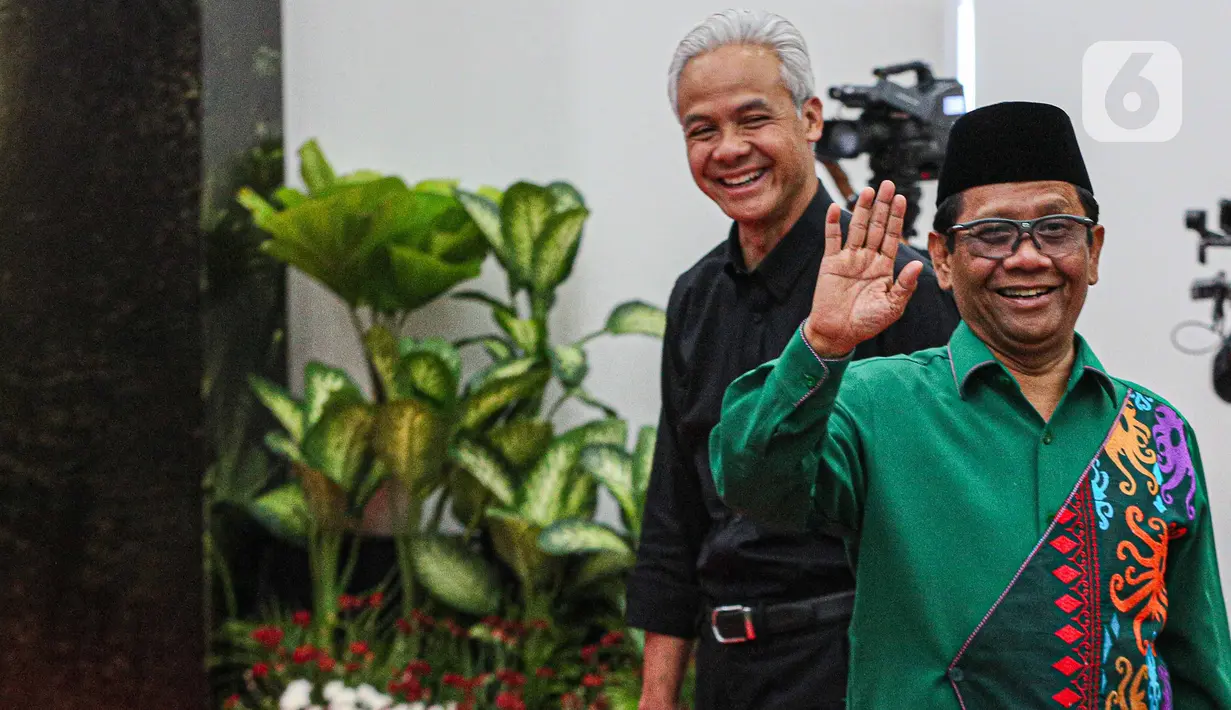 Mahfud Md juga dianggap memiliki pengalaman yang lengkap dan sebagai politikus trias politika atau yang pernah menduduki jabatan di eksekutif, legislatif dan yudikatif. (Liputan6.com/Faizal Fanani)