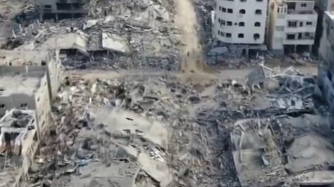 Potret Pusat kota di Gaza Hancur