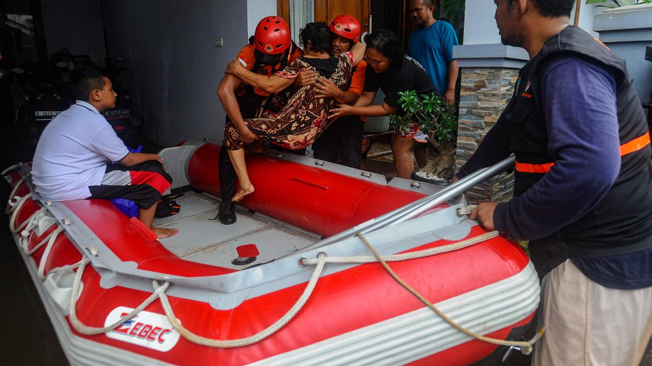 Banjir rendam Perumahan Taman Mangu Indah di Tangerang Selatan