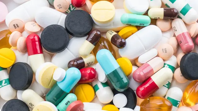 Ilustrasi obat-obatan/freepik.com/topntp26