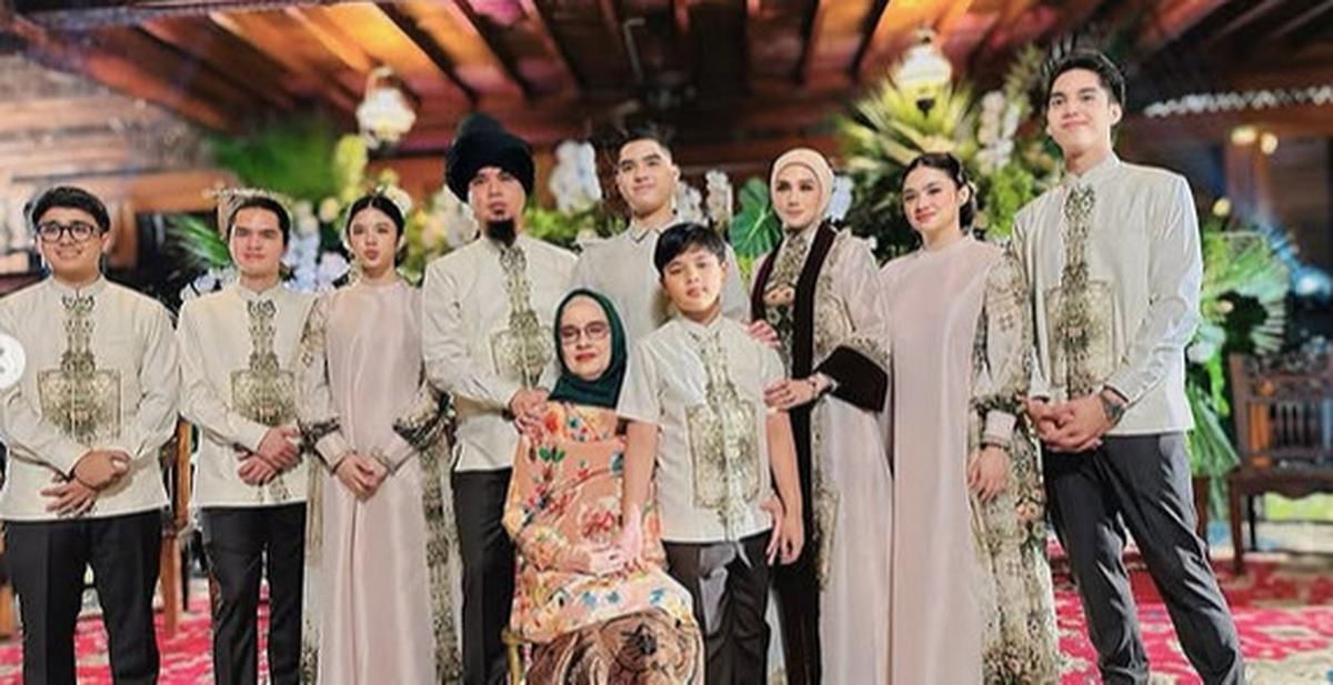 5 Potret Haru Siraman Al Ghazali, Ahmad Dhani, Mulan Jameela, Maia Estianty dan Irwan Mussry Hadir