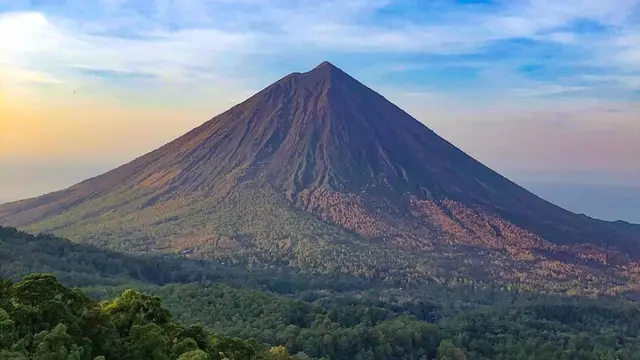 Gunung Wolobobo atau Bukit Wolobobo di NTT