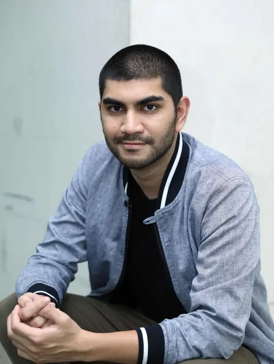 Sebuah mini seri horor bakal tayang secara online dalam video.com. Gandhi Fernando, selain bermain, juga menjadi penulis skenario dan produser dalam  serial horor School of the Dead. (Nurwahyunan/Bintang.com)