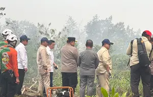 Seskab Teddy Ungkap Langkah Terbaru Tangani Kebakaran Hutan di Kalbar