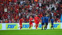 Striker Timnas Vietnam U-22, Nguyen Dinh Bac (7) mencetak gol ke gawang Timnas Thailand U-22 lewat eksekusi penalti dalam laga final SEA Games 2025 di Rajamangala Stadium, Bangkok, Kamis (18/12/2025) malam. (Dok. FA Thailand)