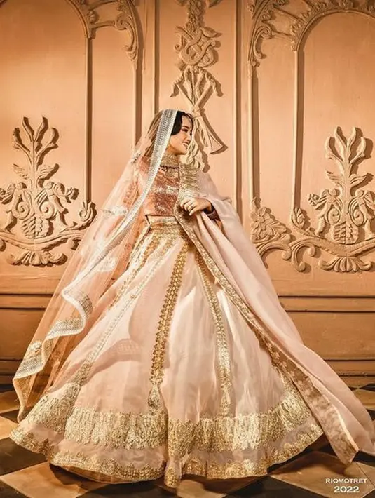 Netizen pun memuji Fuji. Menyebutnya pantas memakai baju apapun, termasuk pakaian tradisional India. (instagram.com/fuji_an/Riomotret)