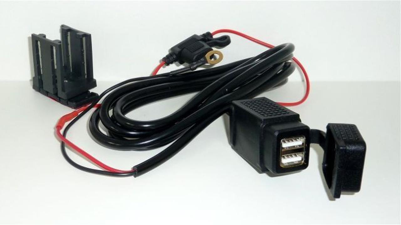 Aksesori charger smartphone di motor (Foto: www.windingroads.co.uk/)