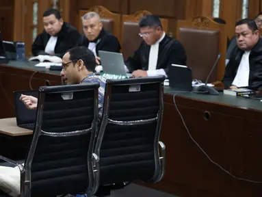 Mantan Menteri Pendidikan, Kebudayaan, Riset, dan Teknologi (Mendikbudristek), Nadiem Makarim, saat mengikuti sidang lanjutan di Pengadilan Tindak Pidana Korupsi (Tipikor) Jakarta, Senin (11/5/2026). Nadiem Makarim kembali dihadirkan untuk mengikuti sidang lanjutan. (merdeka.com/Arie Basuki)