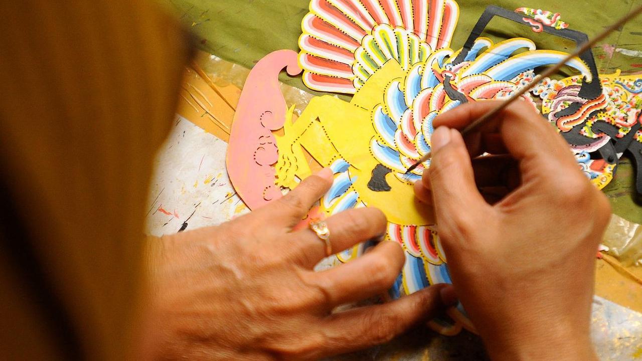 Kegiatan belajar membuat wayang kulit ini juga sebagai ajang regenerasi perajin muda yang akan menjadi penerus untuk tujuan melestarikan kebudayaan Indonesia.