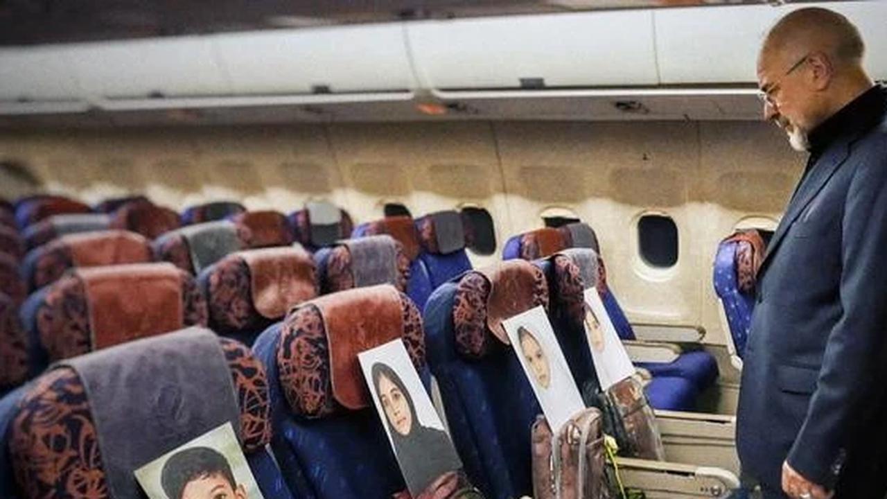 Iran Menolak Tunduk pada Ancaman Setelah Trump Perintahkan Blokade Selat Hormuz
