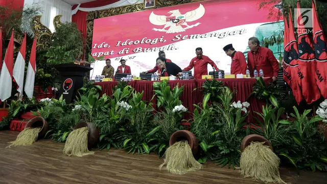 Megawati Soekarnoputri Umumkan 4 Cagub-Cawagub Riau, Sultra, NTT dan Maluku