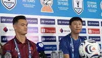 Patrik Le Giang dan Kim Sang-sik hadir dalam sesi konferensi pers di Stadion Pakansari, Bogor, Jawa Barat, Minggu (2/8/2026). (Bola.com/Hery Kurniawan)