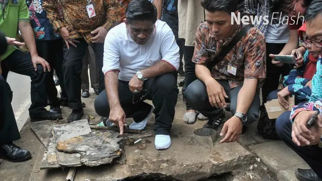 Pelaksana Tugas Gubernur DKI Jakarta Sumarsono berencana membangun ducting utilitis atau tempat khusus jaringan kabel bawah tanah
