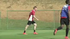 Kevin De Bruyne bocah ajaib yang pernah bermain untuk Chelsea dua tahun lalu kembali merumput di Liga Premier Inggris bersama Manchester City dengan harga Rp 1,25 trilyun rupiah.