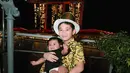 Lengkapi outfitnya, Lily tampak menggemaskan dengan Baby Ballet Flat dari Gucci seharga Rp6,6 jutaan [@raffiahmad1717]