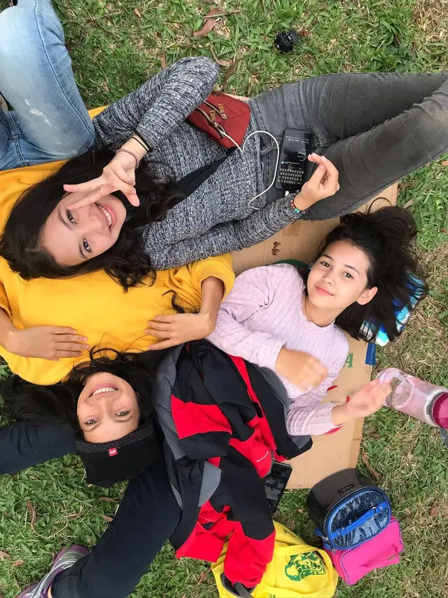 6 Potret Kebersamaan Sandrinna Michelle dan Ratu Sofya, Selalu Kompak