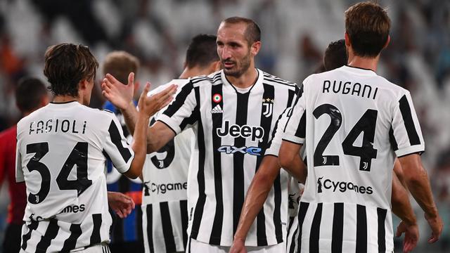 Foto: 6 Pemain Bintang yang Mungkin akan Pensiun di Akhir Musim 2021 / 2022, Termasuk Gianluigi Buffon dan Zlatan Ibrahimovic