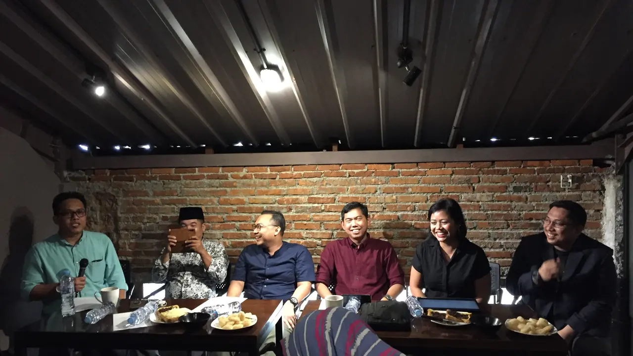 Diskusi bertajuk Bedah Sidang Perdana MK: Menakar Peluang Prabowo di kawasan Wahid Hasyim, Gondangdia, Menteng, Jakarta Pusat, Minggu (16/6/2019). (Merdeka.com)