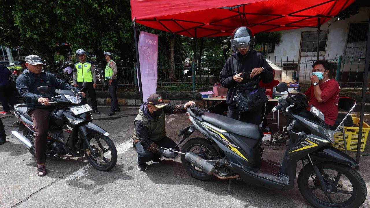 FOTO: Uji Emisi Gratis Digelar di Terminal Blok M Jakarta Selatan