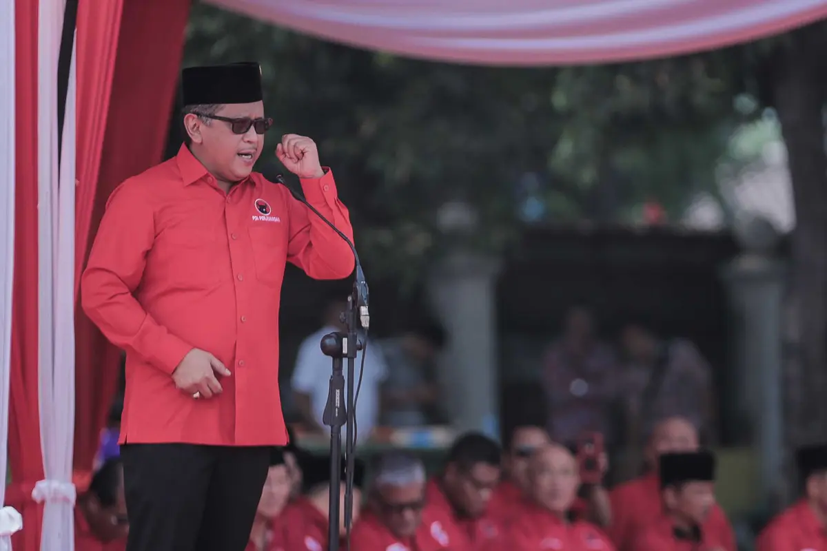 Bersama Ratusan Kader PDIP, Ahok dan Djarot Hadiri Upacara HUT ke-74 RI