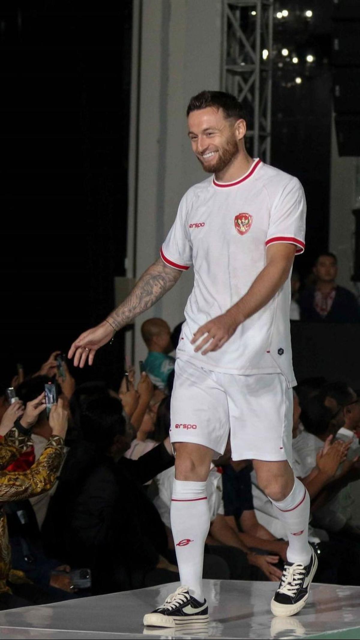 Jersey ini rencananya sudah akan digunakan saat Timnas Indonesia berhadapan dengan Timnas Vietnam pada hari Kamis (21/3/2024) nanti. Foto: Liputan6.com / Herman Zakharia<br>