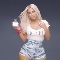 Bukan Kim Kardashian namanya kalau tidak membuat kontroversi.