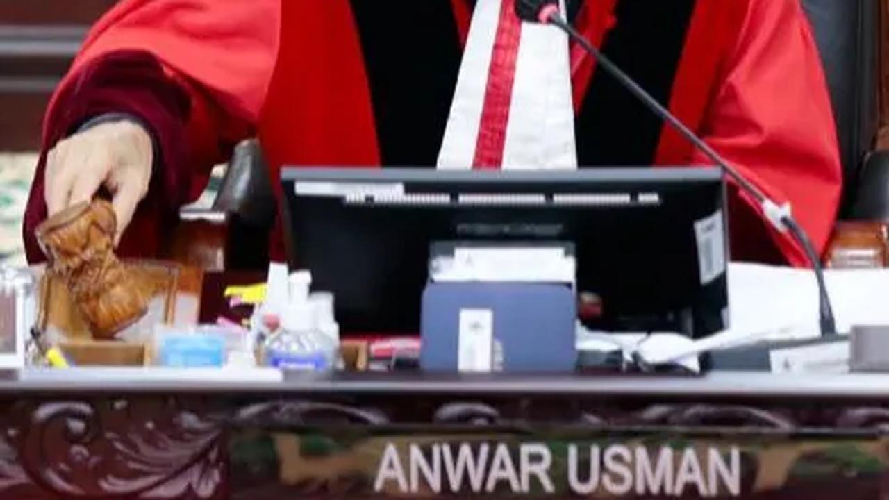 Anwar Usman: Saya Tidak akan Korbankan Diri dan Kehormatan Demi Meloloskan Pasangan Calon Tertentu