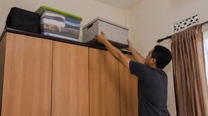 10 Barang yang Sebaiknya Tidak Disimpan di Atas Lemari, Ini Bahayanya
