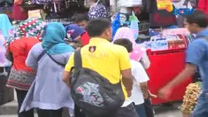 Penyebab semrawutnya Tanah Abang ditenggarai banyak faktor. Salah satunya ialah pejalan kaki.
