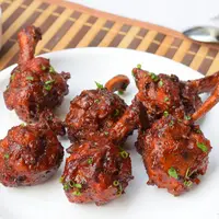 Ilustrasi Ayam Goreng Merah Khas Malaysia/copyright Freepik