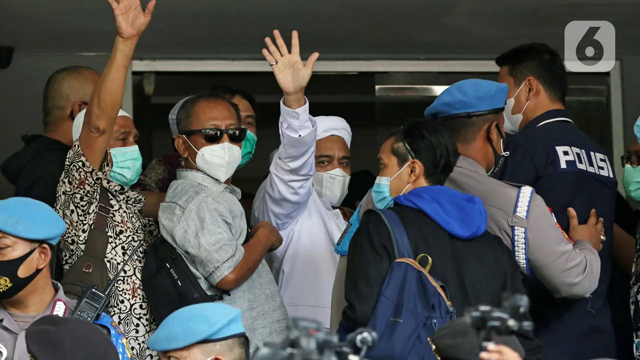 Datangi Polda Metro Jaya, Rizieq Shihab Diperiksa Sebagai Tersangka