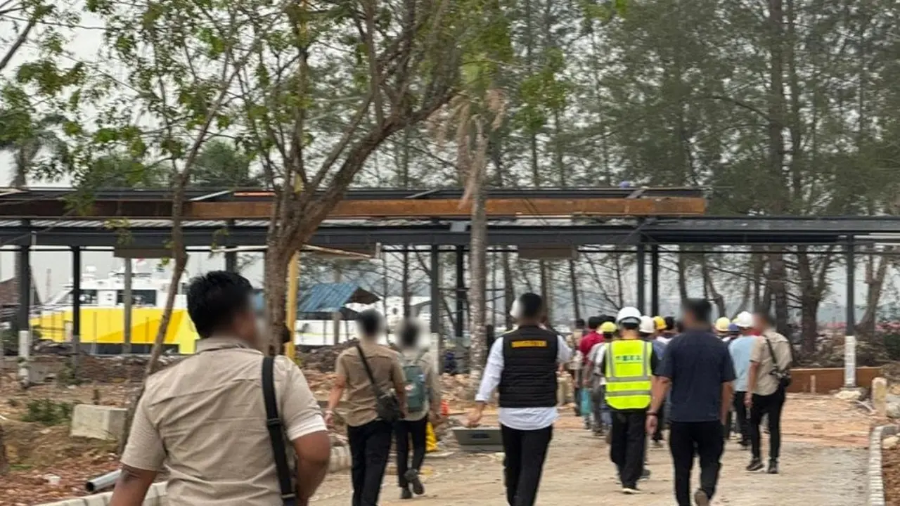 24 WNA Tiongkok terjaring razia di proyek apartemen pembangunan mewah di Batam.