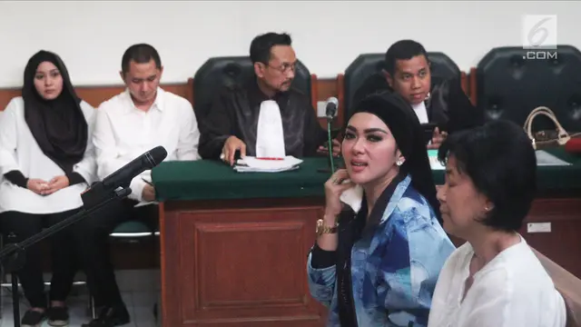 Syahrini First Travel