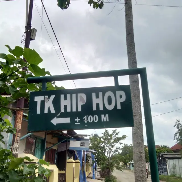 6 Potret Nama Taman Kanak-Kanak Ini Kocak Banget, Bikin Tepuk Jidat