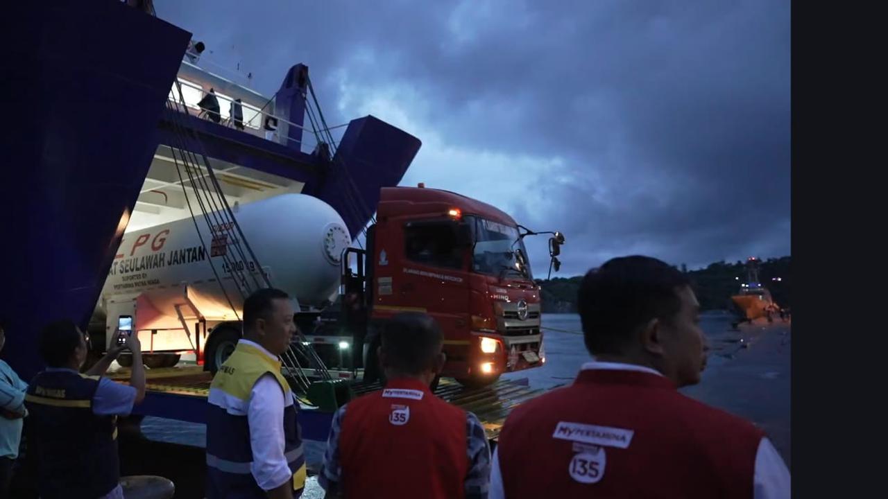 360 Ton Elpiji untuk 10 Kabupaten/Kota di Provinsi Aceh Dikirim Lewat Jalur Laut