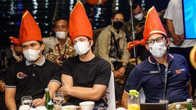 Sandiaga Uno dan Atta Halilintar di atas kapal Phinisi (ist)